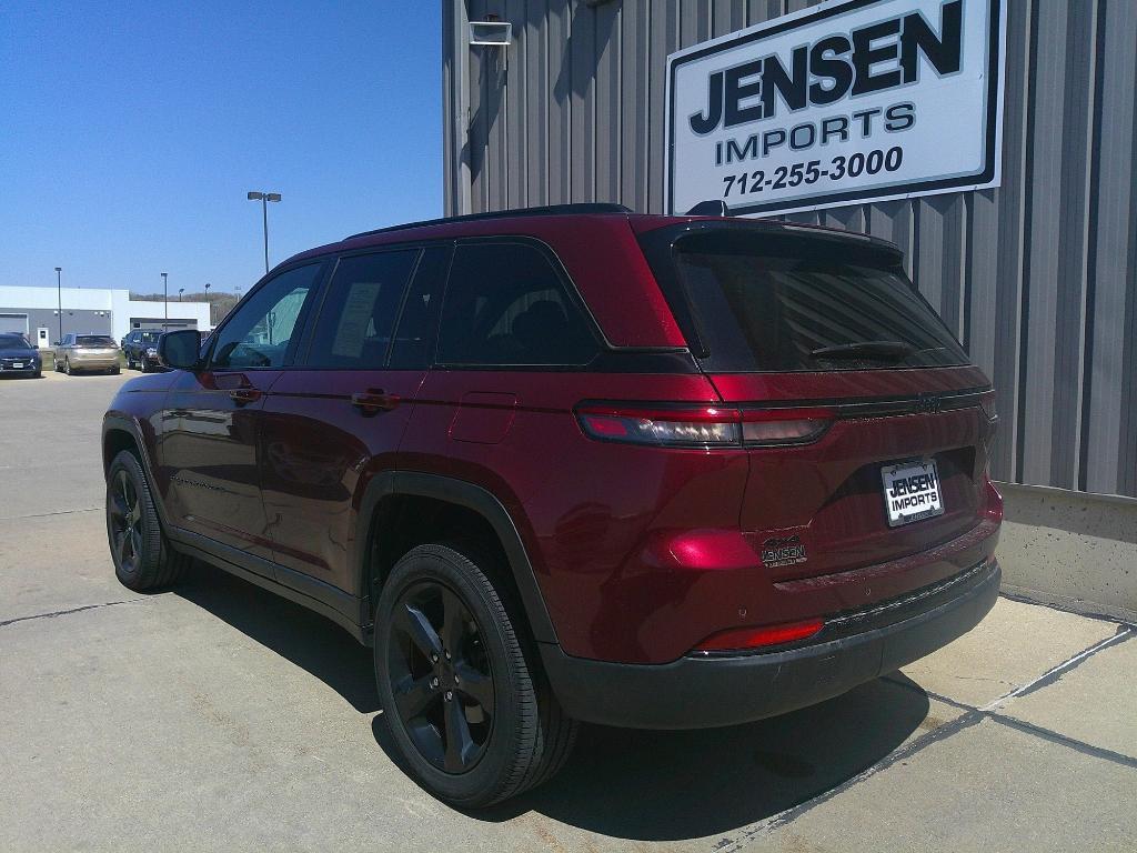 used 2022 Jeep Grand Cherokee car, priced at $36,995