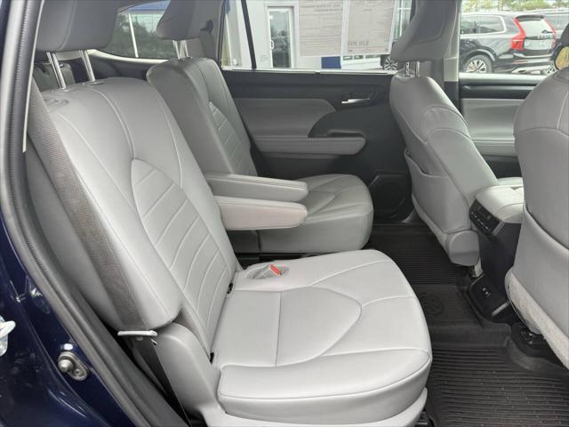 used 2020 Toyota Highlander car, priced at $26,999