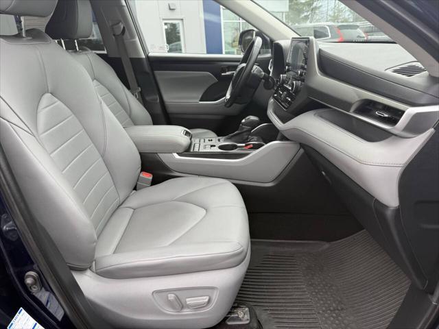 used 2020 Toyota Highlander car, priced at $26,999