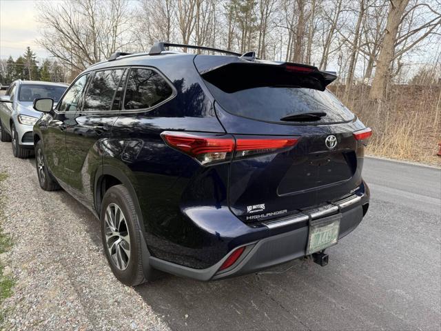 used 2020 Toyota Highlander car, priced at $26,999