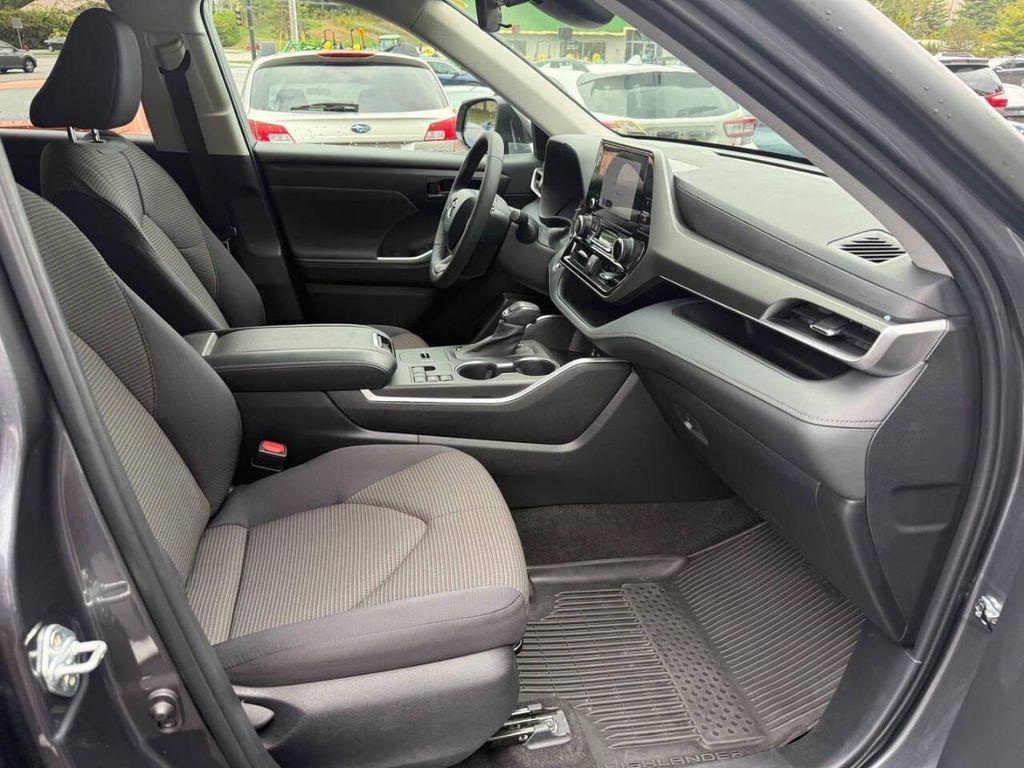 used 2023 Toyota Highlander car, priced at $30,999