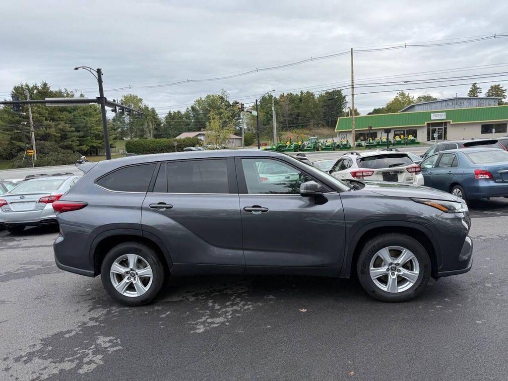 used 2023 Toyota Highlander car, priced at $30,999