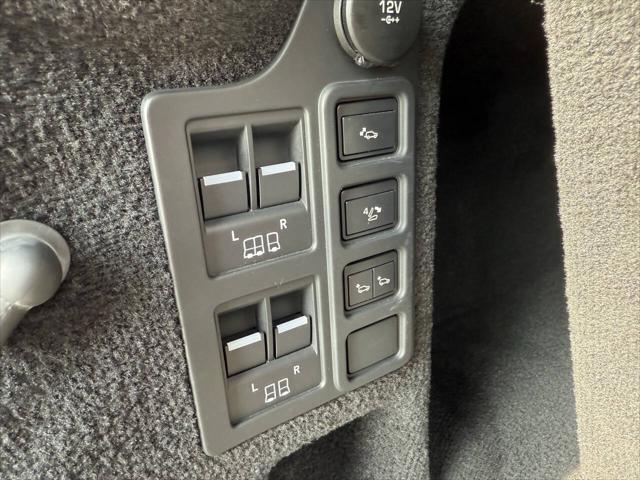 used 2020 Land Rover Discovery car, priced at $19,999