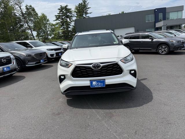 used 2020 Toyota Highlander car, priced at $25,999