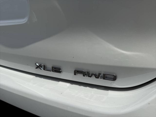 used 2020 Toyota Highlander car, priced at $25,999