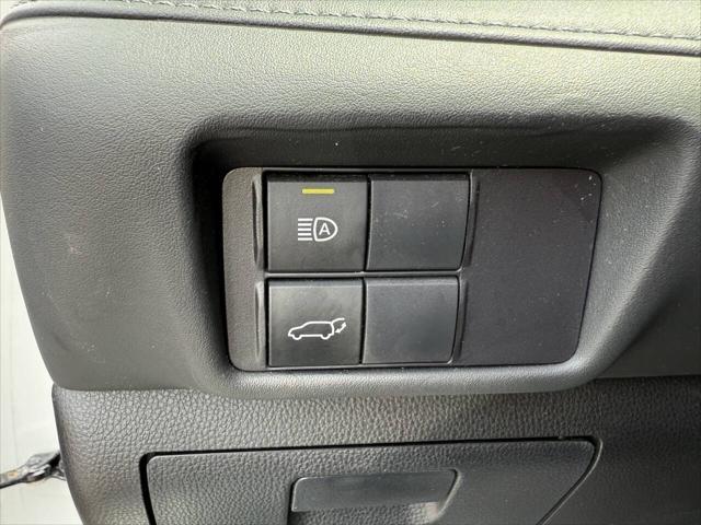 used 2020 Toyota Highlander car, priced at $25,999