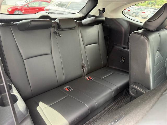 used 2020 Toyota Highlander car, priced at $25,999