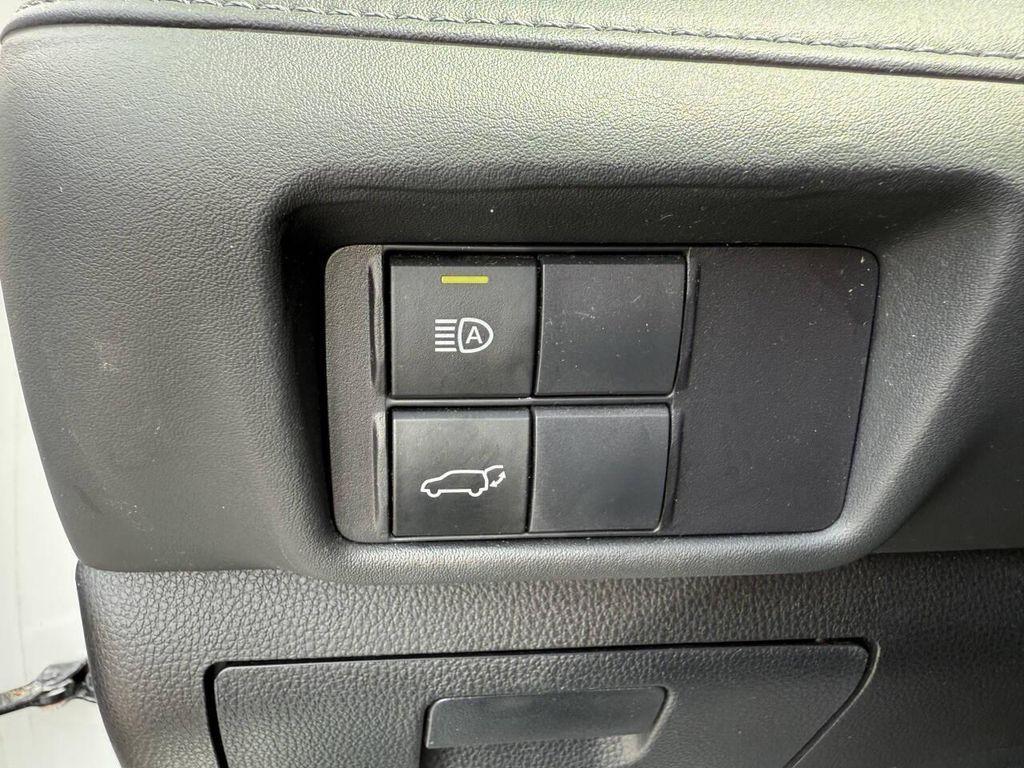 used 2020 Toyota Highlander car, priced at $25,999