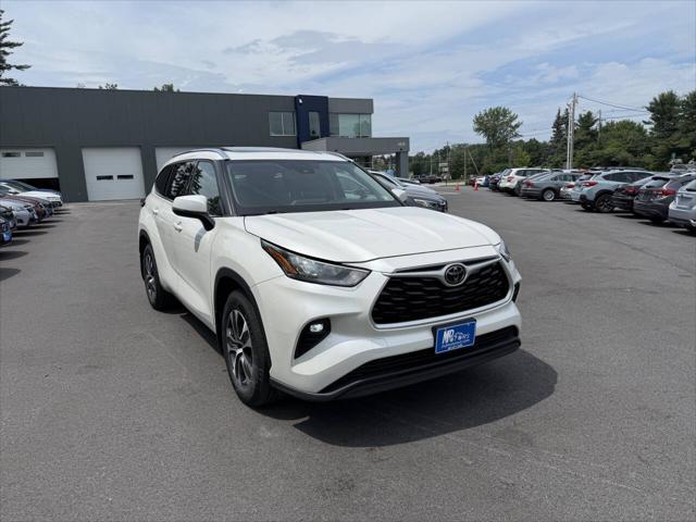 used 2020 Toyota Highlander car, priced at $25,999