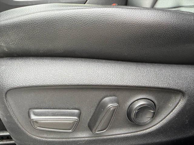 used 2020 Toyota Highlander car, priced at $25,999