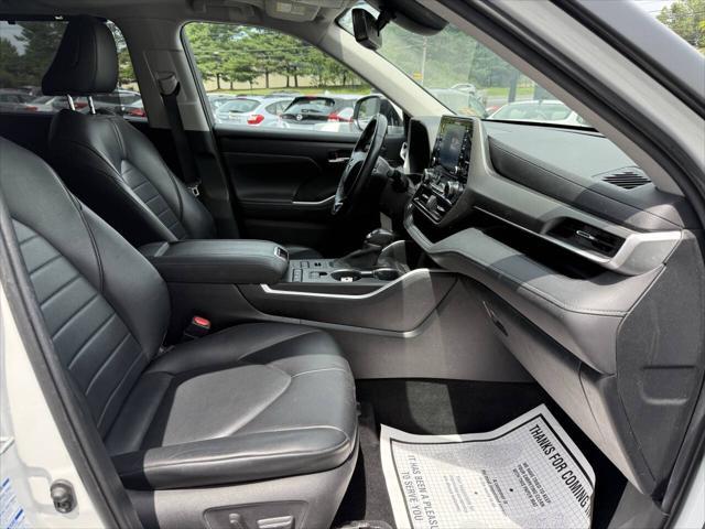 used 2020 Toyota Highlander car, priced at $25,999