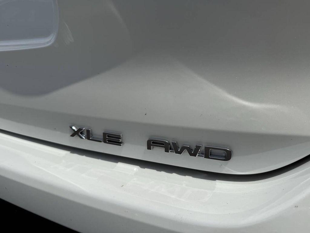 used 2020 Toyota Highlander car, priced at $25,999