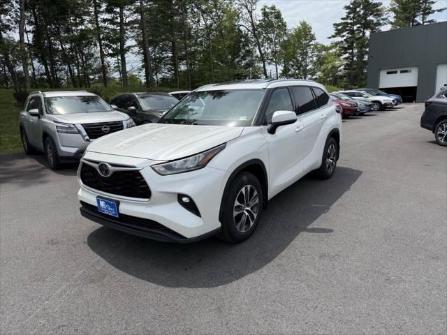 used 2020 Toyota Highlander car, priced at $25,999