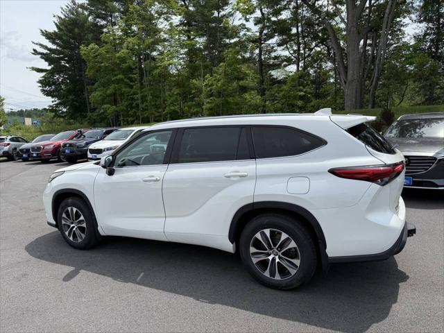 used 2020 Toyota Highlander car, priced at $25,999