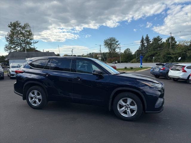 used 2021 Toyota Highlander car, priced at $24,999