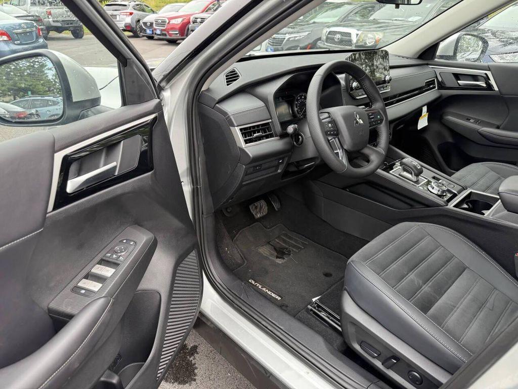 used 2024 Mitsubishi Outlander car, priced at $29,999