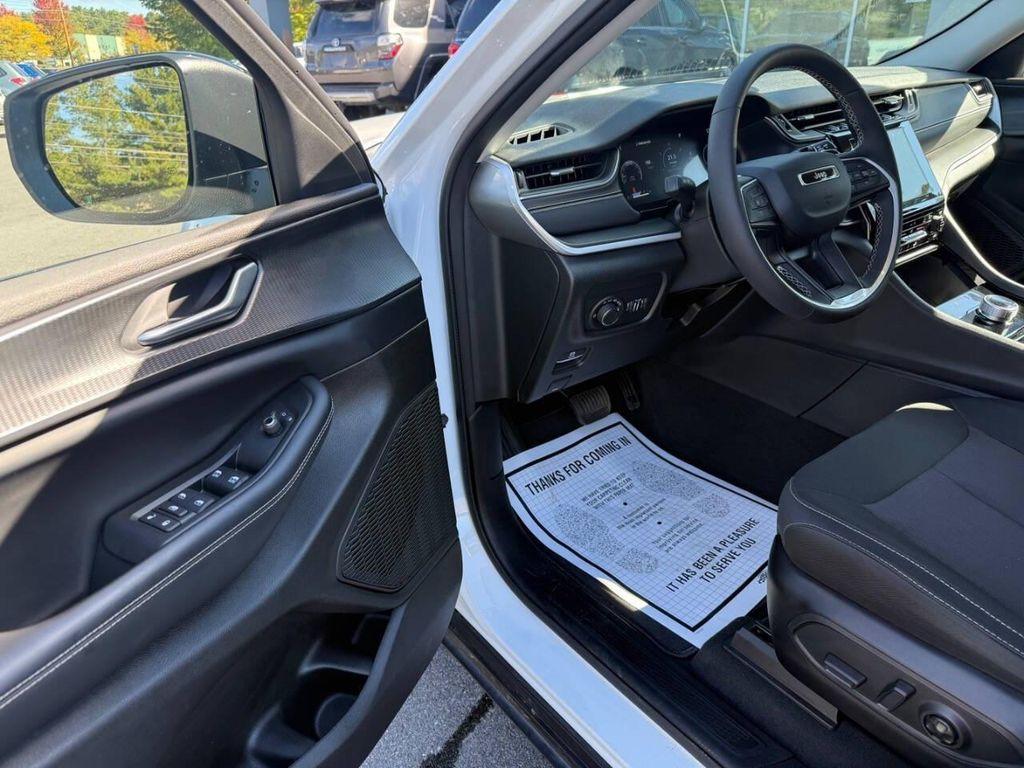 used 2023 Jeep Grand Cherokee car, priced at $30,999