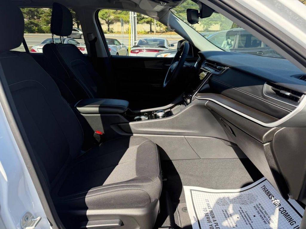 used 2023 Jeep Grand Cherokee car, priced at $30,999