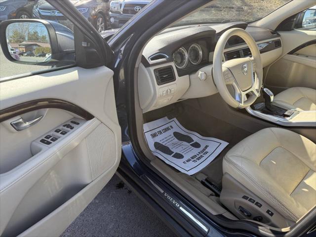 used 2013 Volvo XC70 car, priced at $11,499