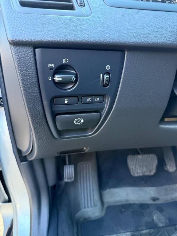 used 2013 Volvo XC90 car, priced at $8,799