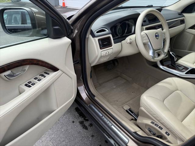 used 2015 Volvo XC70 car, priced at $14,999
