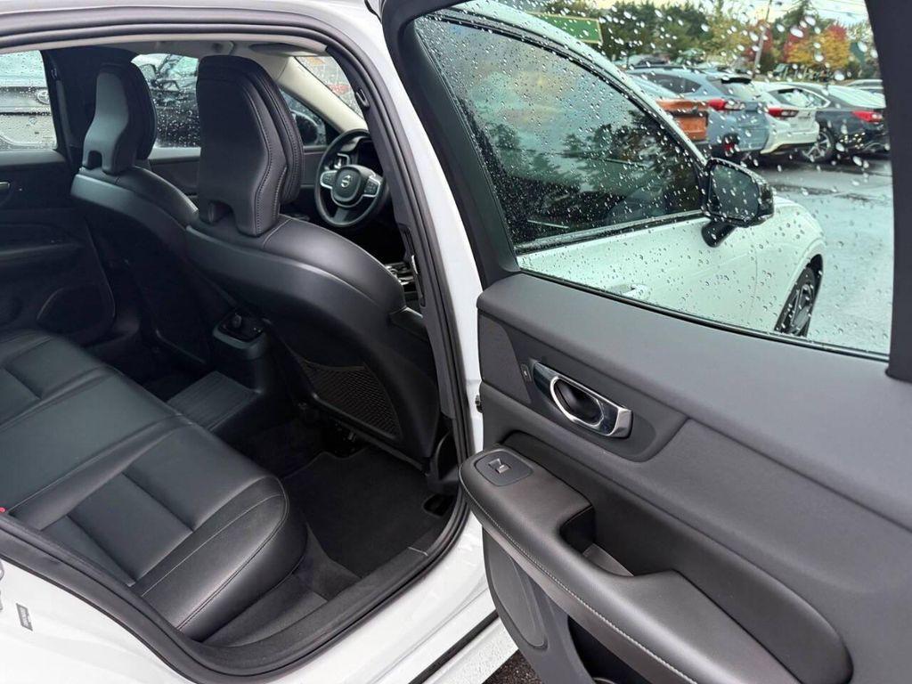 used 2022 Volvo S60 Recharge Plug-In Hybrid car, priced at $31,999
