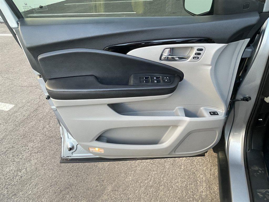 used 2021 Honda Pilot car, priced at $22,490