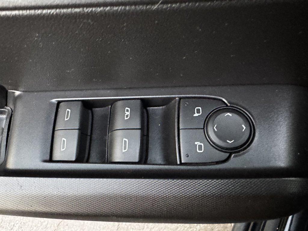 used 2024 Chevrolet Colorado car, priced at $22,990