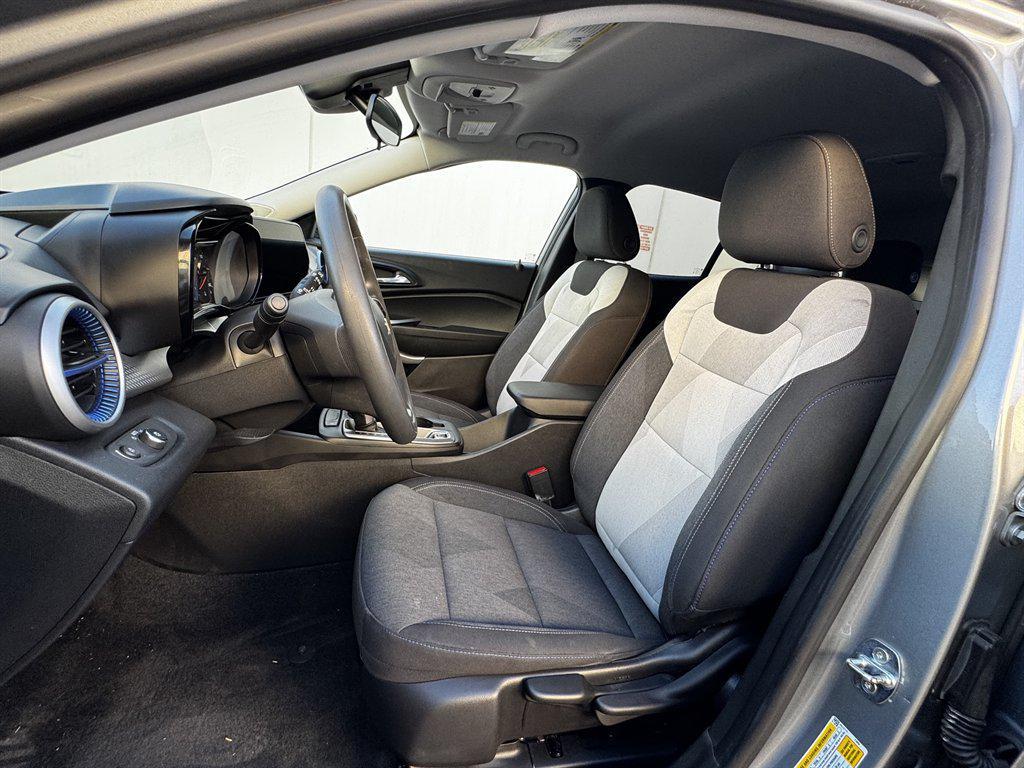 used 2024 Chevrolet Trax car, priced at $14,990