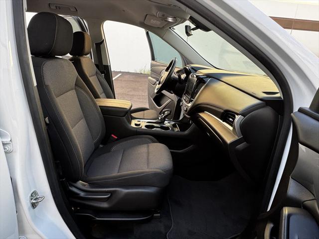used 2021 Chevrolet Traverse car, priced at $16,990