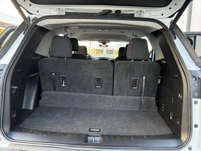 used 2021 Chevrolet Traverse car, priced at $16,990
