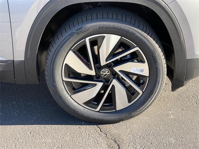 new 2024 Volkswagen Atlas car, priced at $39,623