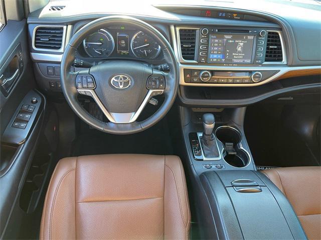 used 2019 Toyota Highlander Hybrid car, priced at $31,900