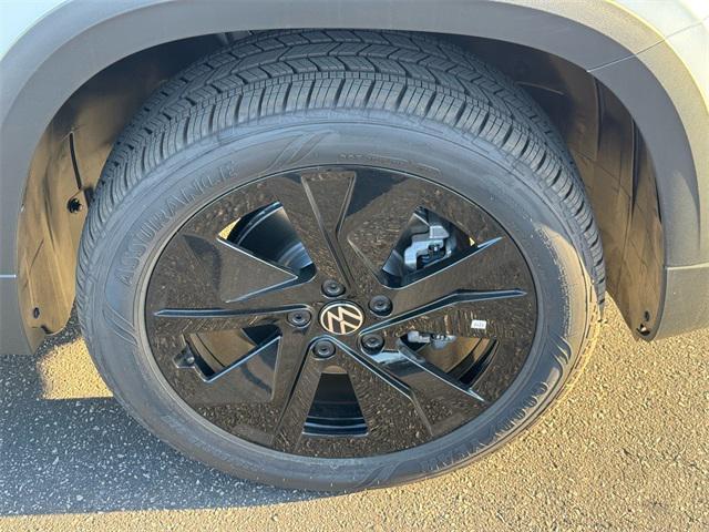 new 2025 Volkswagen Taos car, priced at $32,564