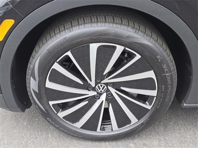 new 2024 Volkswagen ID.4 car, priced at $45,870