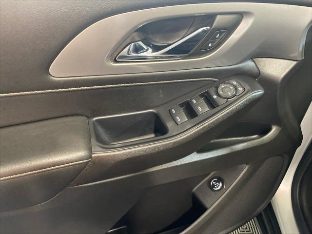 used 2022 Chevrolet Traverse car, priced at $31,800