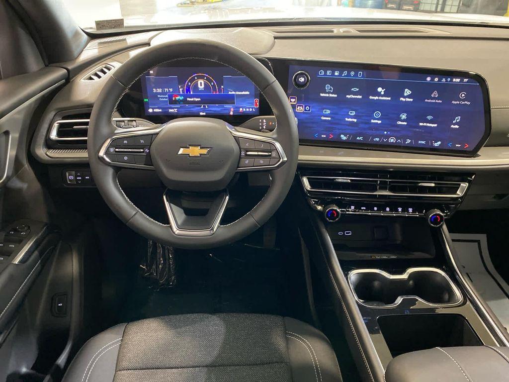new 2026 Chevrolet Traverse car, priced at $43,910