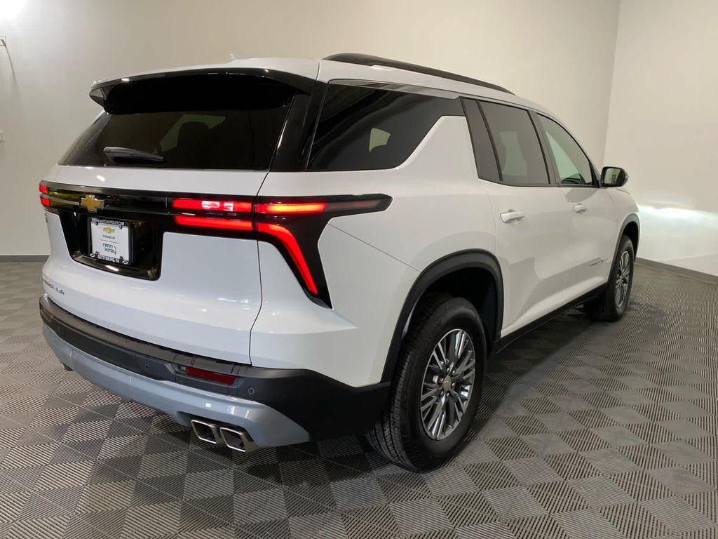 new 2026 Chevrolet Traverse car, priced at $43,910