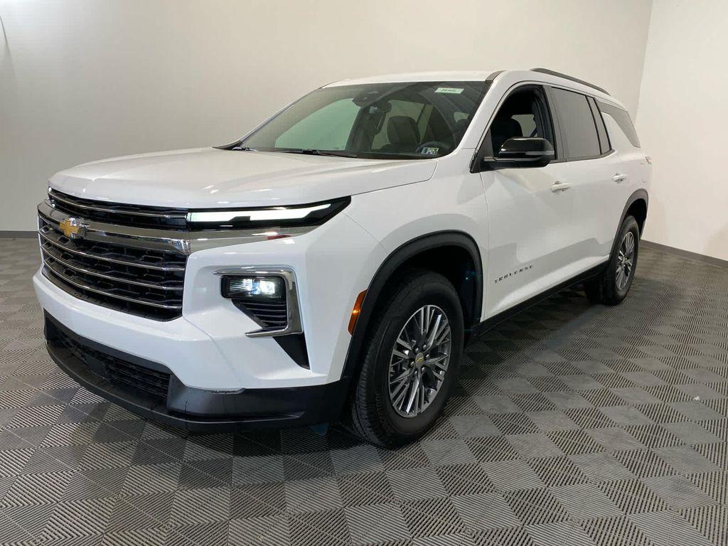 new 2026 Chevrolet Traverse car, priced at $43,910