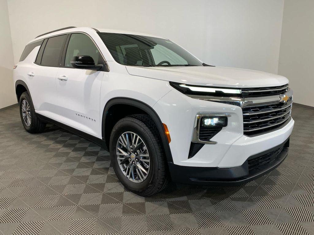 new 2026 Chevrolet Traverse car, priced at $43,910