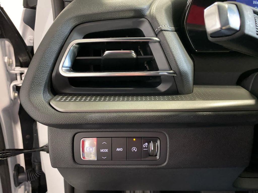 new 2026 Chevrolet Traverse car, priced at $43,910