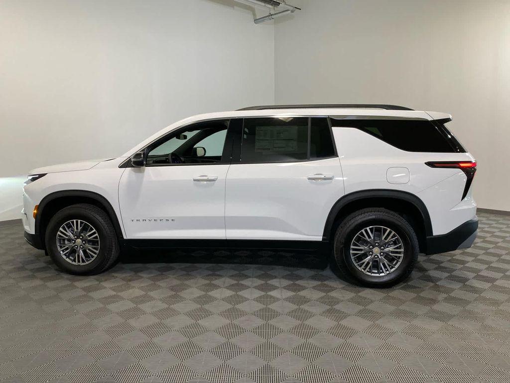 new 2026 Chevrolet Traverse car, priced at $43,910