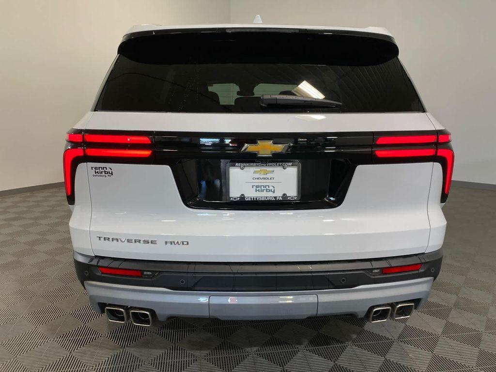 new 2026 Chevrolet Traverse car, priced at $43,910