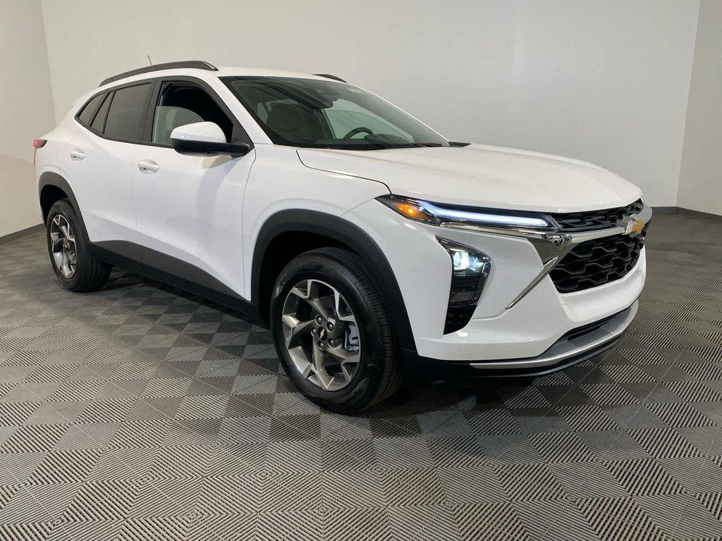 new 2025 Chevrolet Trax car, priced at $22,976