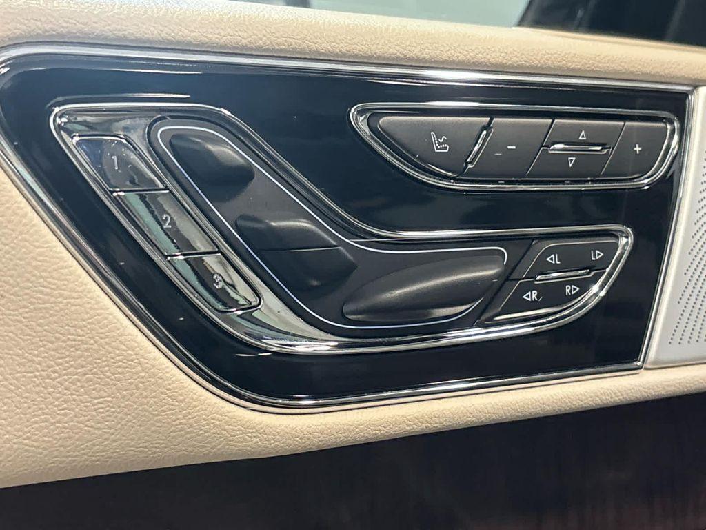 used 2019 Lincoln Navigator car, priced at $32,775
