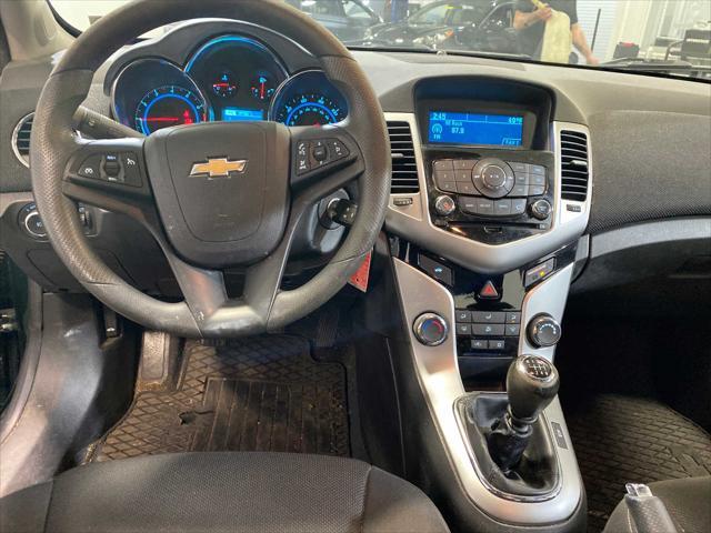 used 2015 Chevrolet Cruze car, priced at $10,490