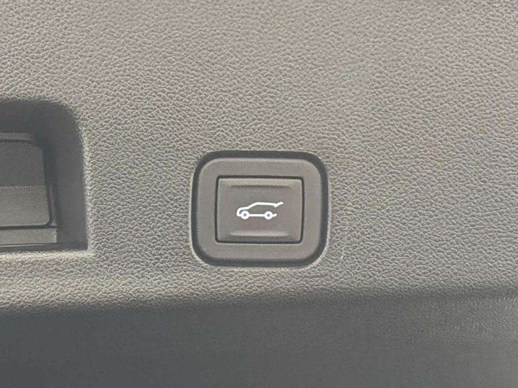 used 2026 Chevrolet Traverse car, priced at $52,700