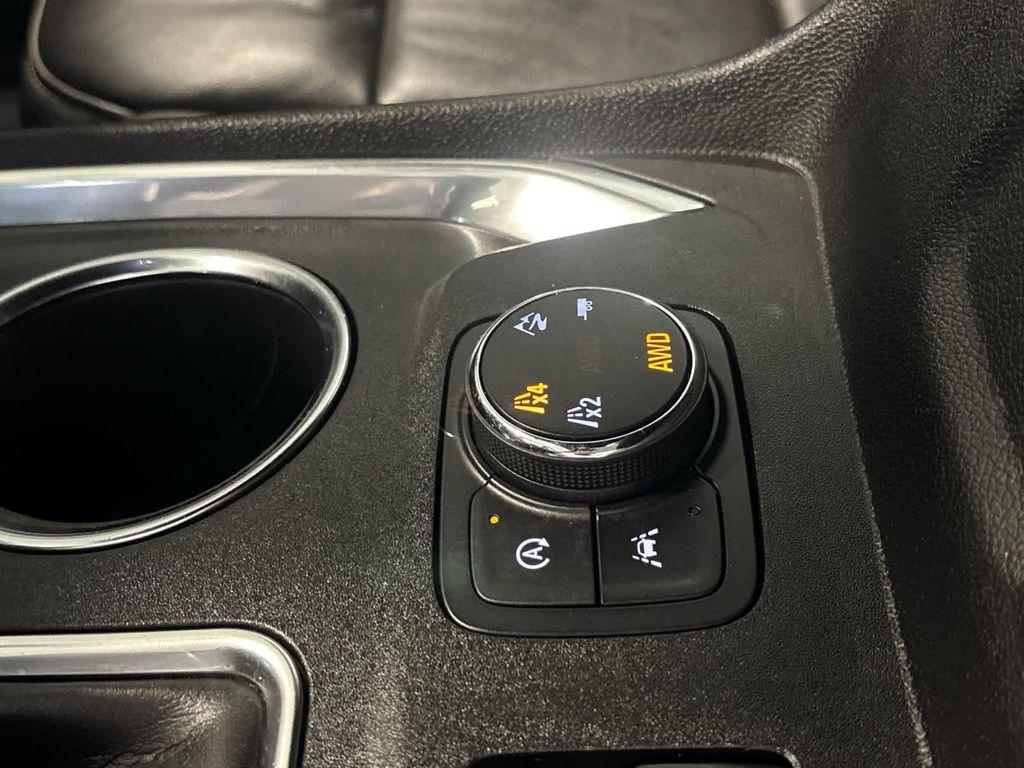 used 2023 Chevrolet Traverse car, priced at $36,000