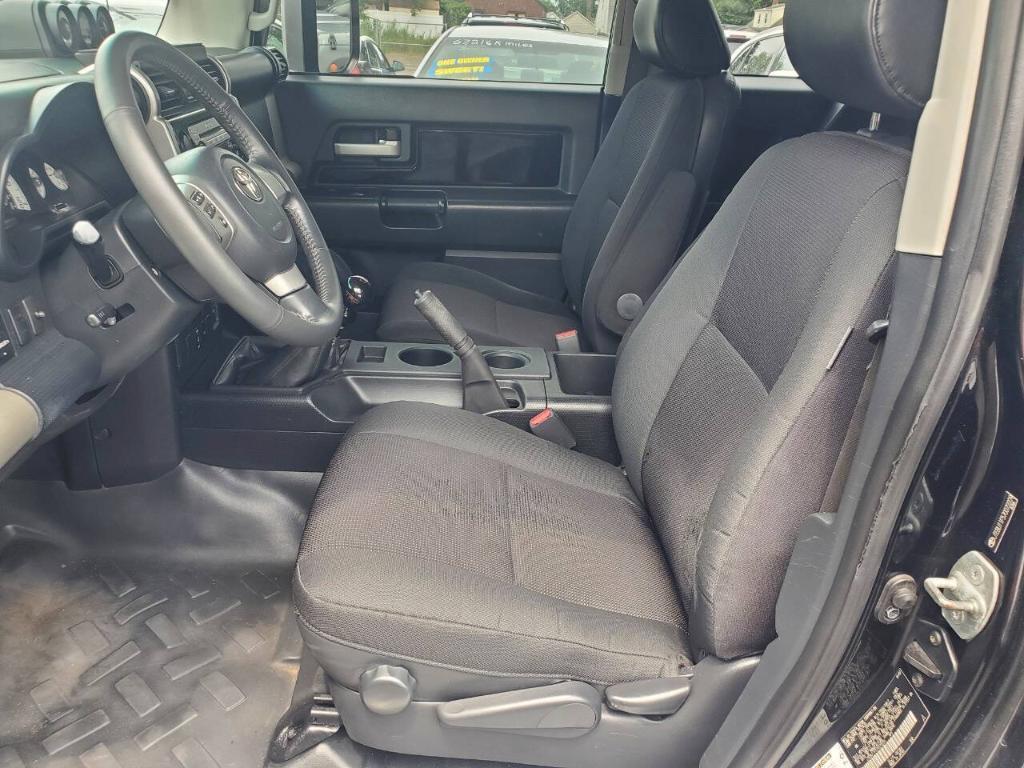 used 2007 Toyota FJ Cruiser car, priced at $13,995