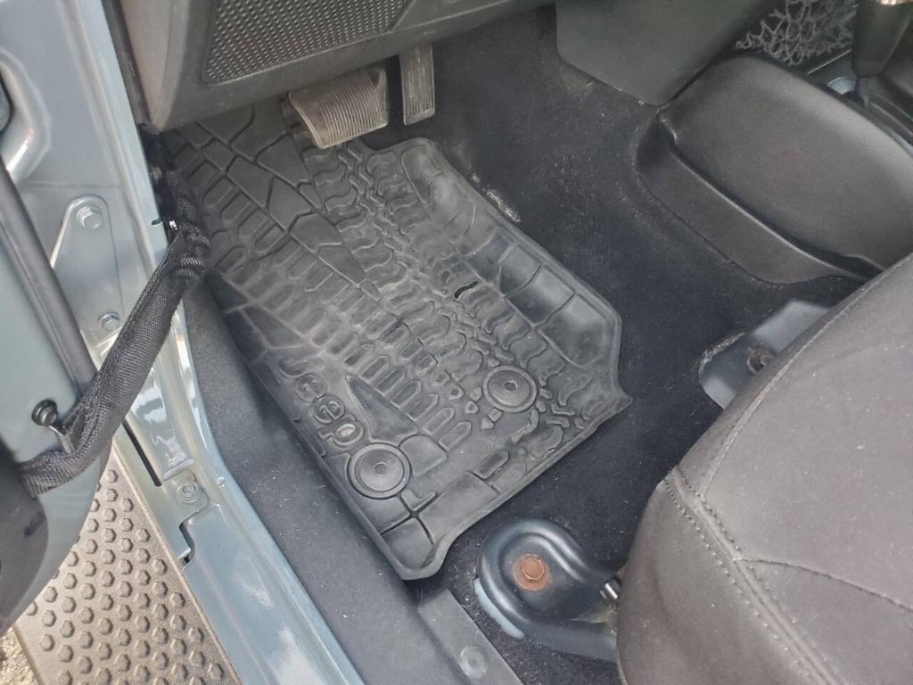 used 2015 Jeep Wrangler Unlimited car, priced at $13,995